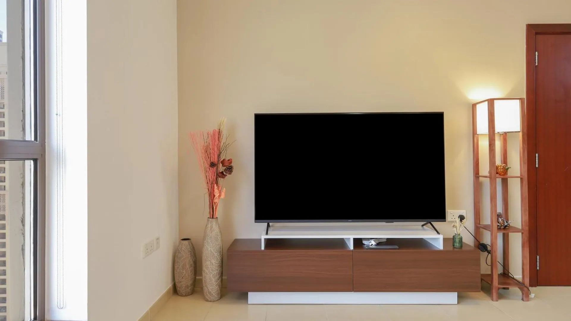 Apartment Elegant 1 Bhk In Jbr Near Beach By Truebleu Vacation Homes Dubai